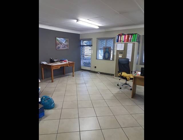 848M² WAREHOUSE TO LET IN ANDERBOLT